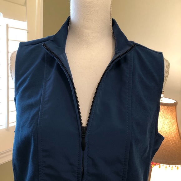 Weekends by Chico’s casual vest. Navy Blue. - Picture 2 of 7